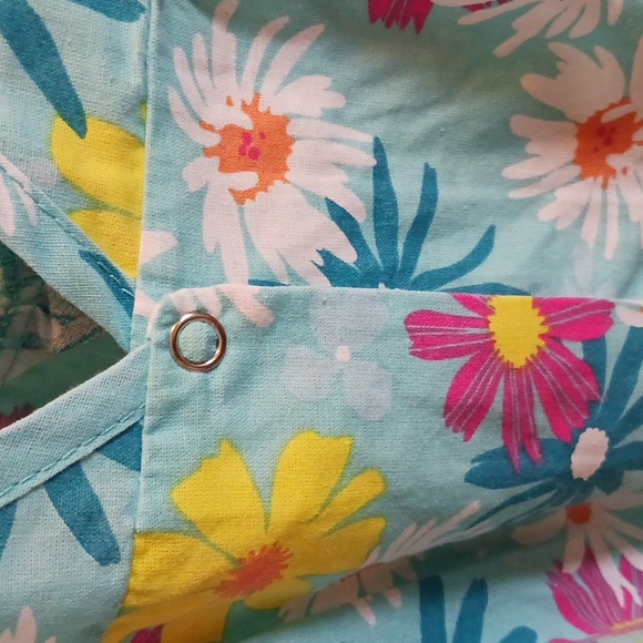 2/Women Apron Shirts - Picture 5 of 6